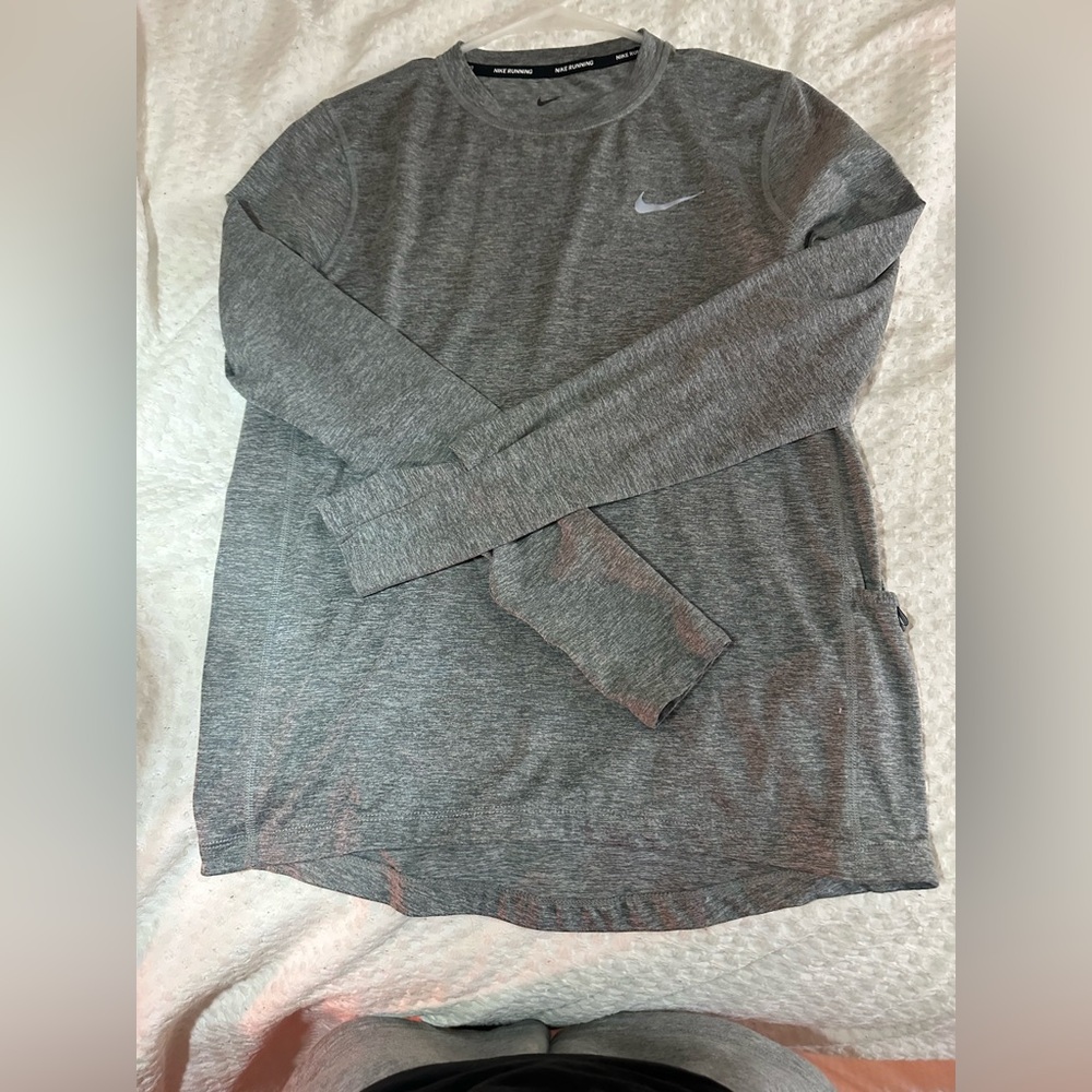 Nike Women's Gray Dri-Fit Long Sleeve Shirt